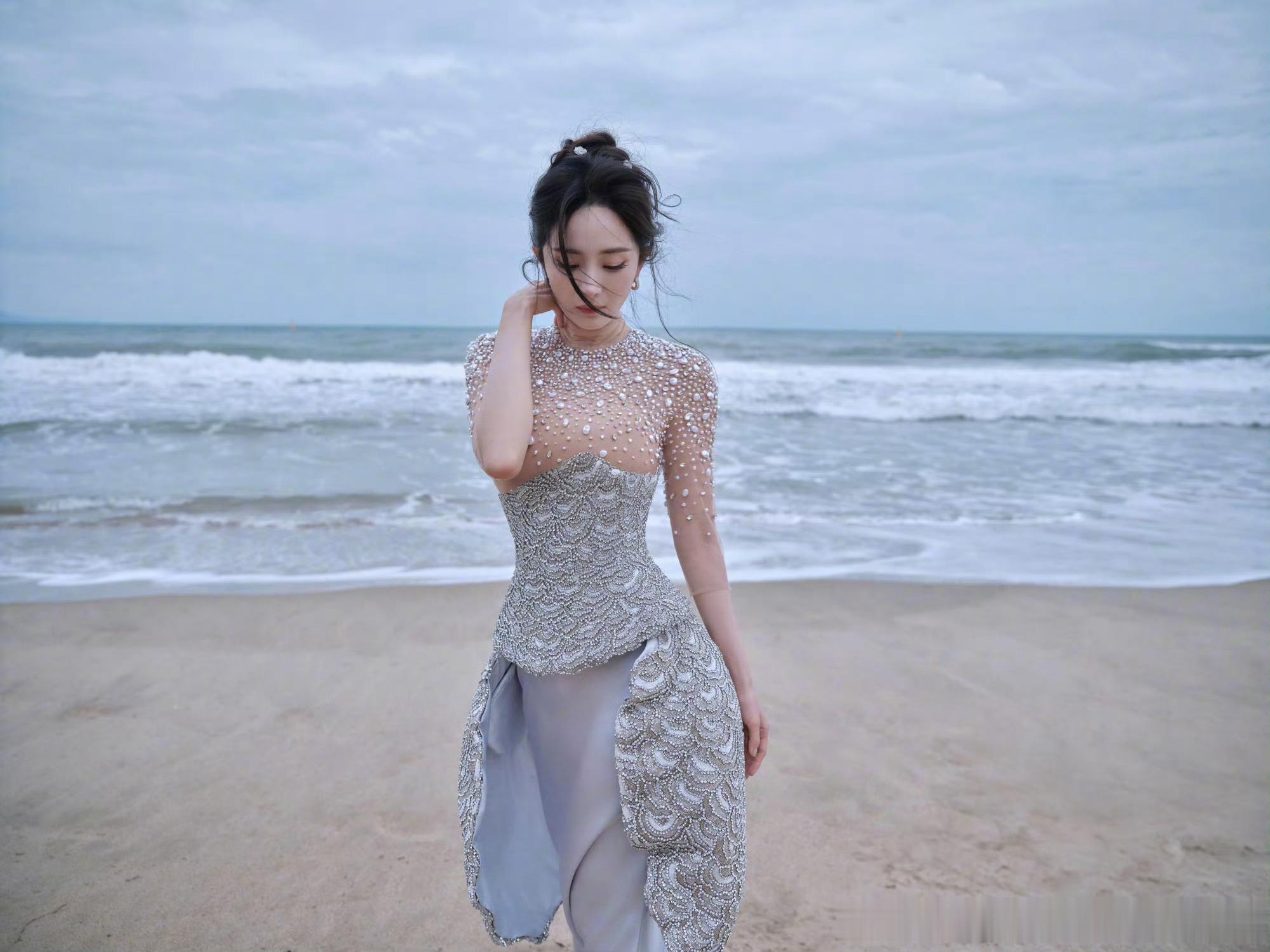 女明星ELLE风尚大典陆续开始出图了杨幂 关晓彤  代露娃 张艺凡 邓恩熙 张予