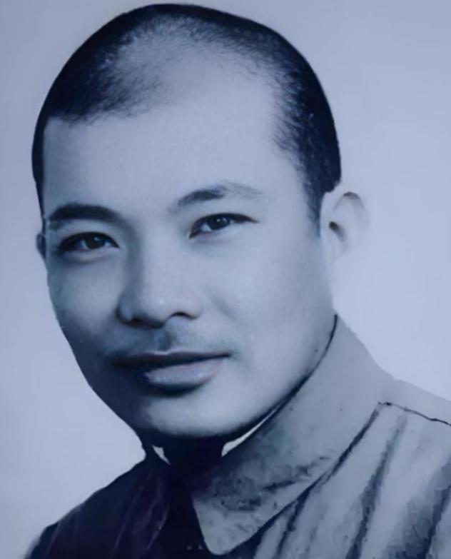 1945 年，军统王牌杀手牛子龙，带着 12 个囚犯杀了 11 个看守，从那座号