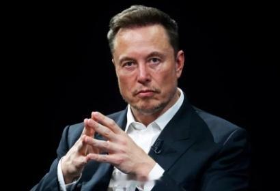 马斯克买入超250万股股票马斯克斥资约10亿美元增持 Elon 于9月12日在公