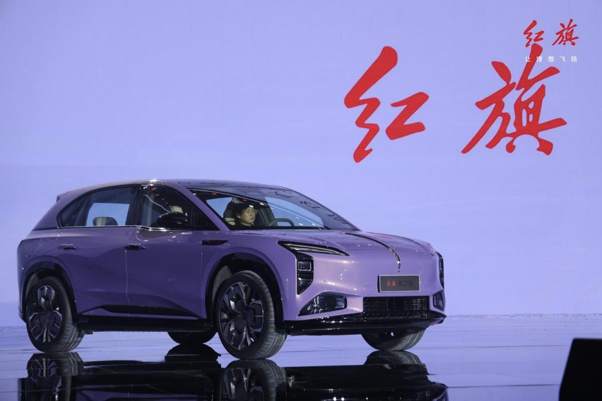 在2024年的深圳，红旗品牌以天工08的耀眼亮相，再次展现其作为行业领头羊的地位