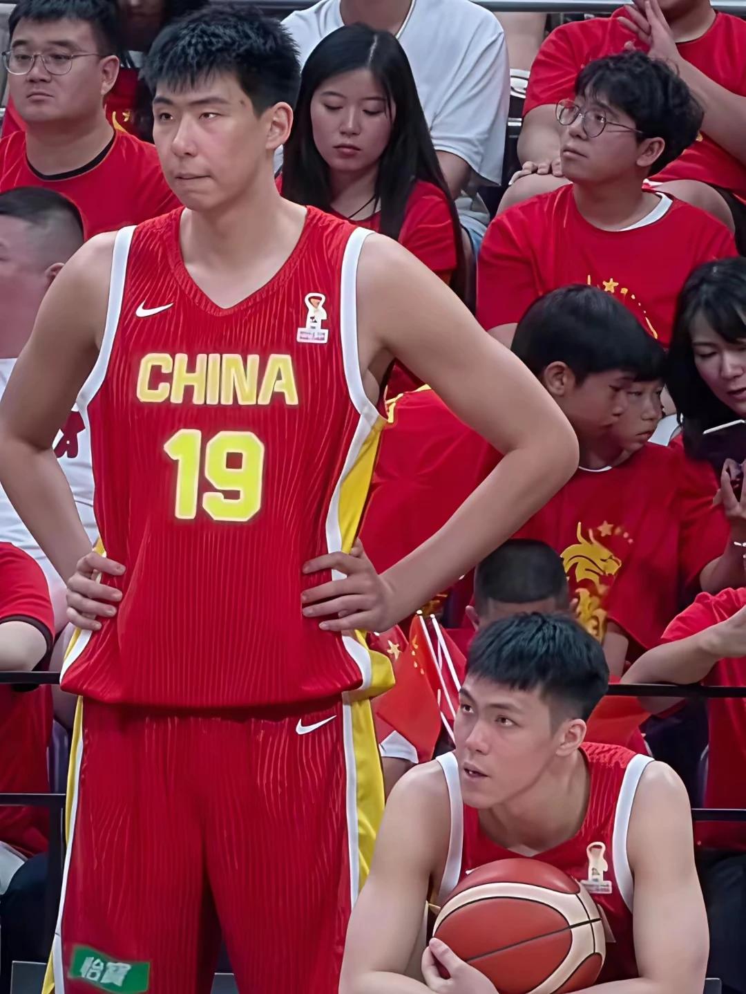 他把徐昕招进国家队哪里是培养徐昕呀！纯粹是为了恶心杜锋，让自媒体人写杜锋喜欢的人