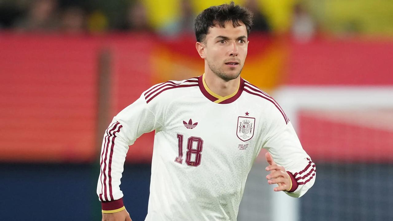 马丁·祖比门迪因右膝不适退出西班牙国家队，这也使他成为本轮国际比赛期第十位因伤或