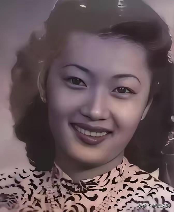 1946年，孔祥熙女儿逛公园遭军阀公子街头调戏，她立即举枪便射，两人互射十几发，