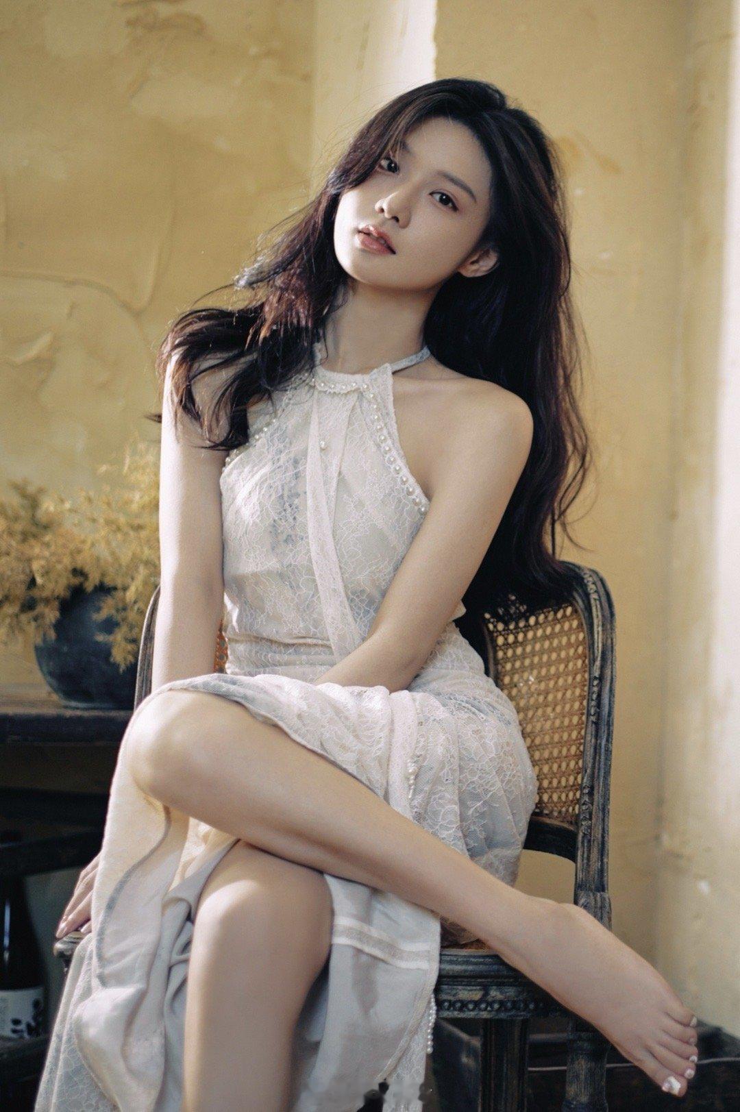 陈意涵极品大秀裸足 