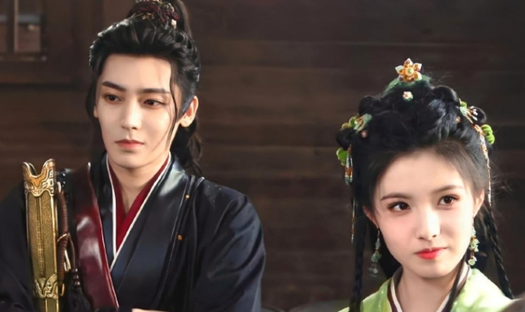 侯明昊、艾米主演的《雀骨》首日爱奇艺站内热度7012，暂列年榜第五，仅次于《逐玉