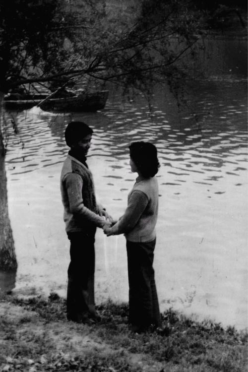 87年，娃娃亲非要来退婚，我爸说退婚可以彩礼一点也不退，未婚夫只好娶了我，后来他