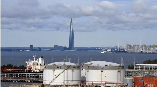 铁了心要打垮中国？中俄的经贸关系，正在经历一场围绕汽车展开的“压力测试”，它标志