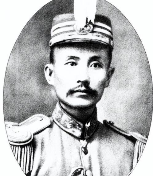 1928年，蒋介石急令范石生逮捕朱德，谁知范石生却当着朱德、陈毅的面，将告密者击