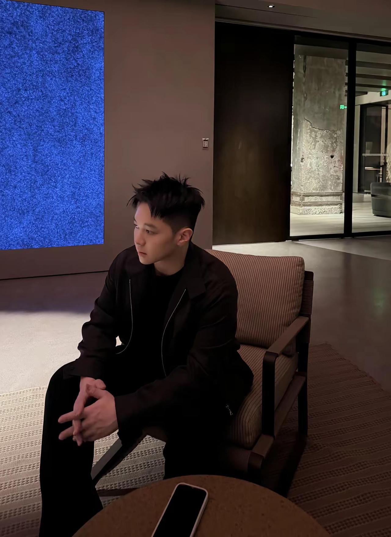 深陷在一边喜欢一边离开