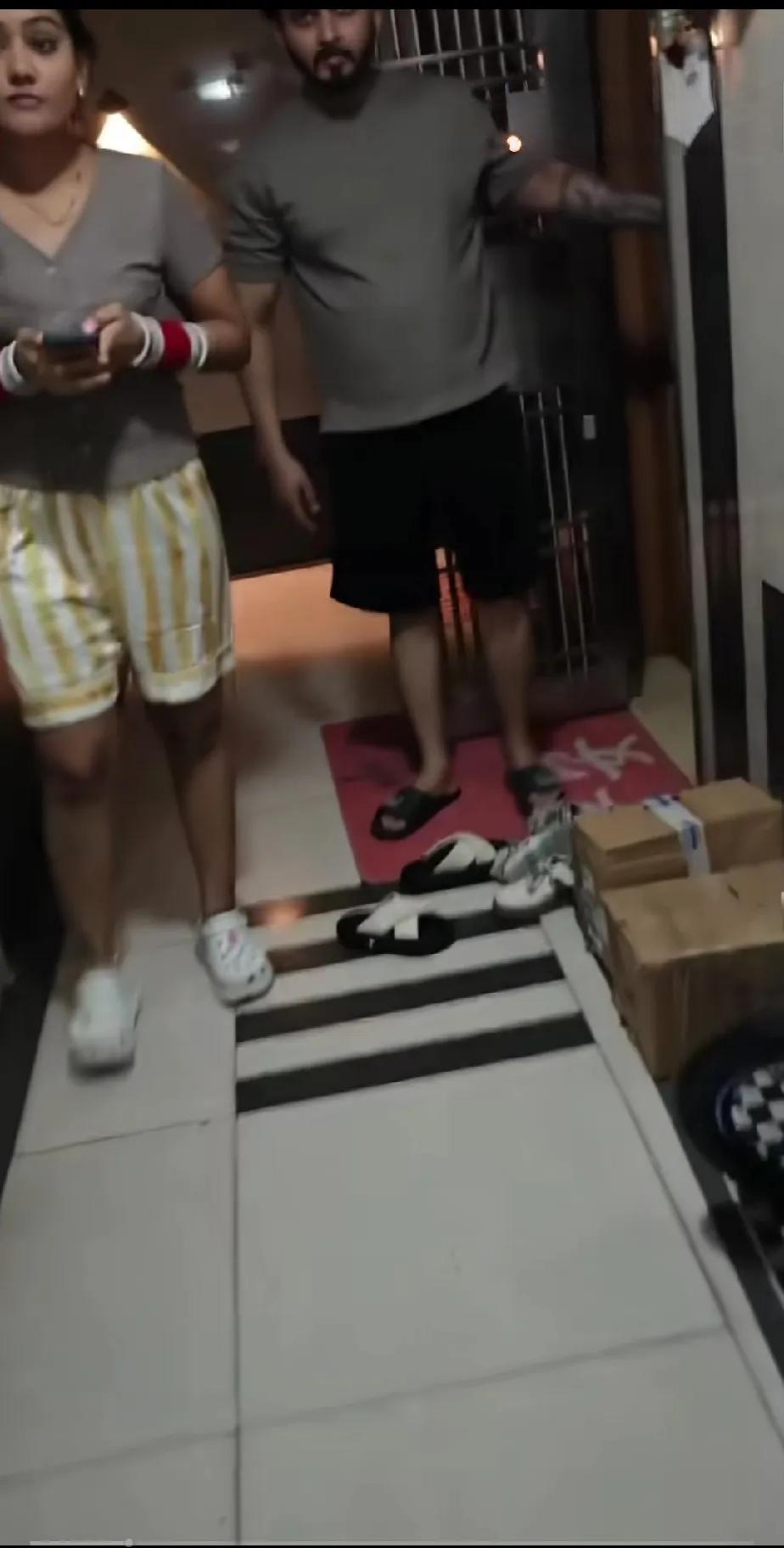 实在是忍无可忍了！

一位中国网友发视频出来吐槽，自己家隔壁住进来一家印度人，他