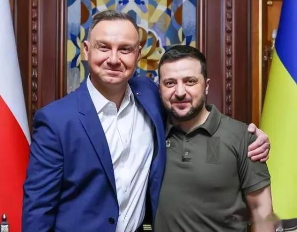 波兰开启“暴兵”模式，欲下场与俄交战？俄军直接上演“团灭战”

来源:铁血观世界