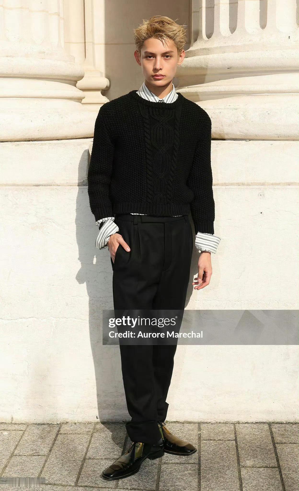 CORTIS 成员赵雨凡、马丁亮相巴黎男装周Saint Laurent 2027