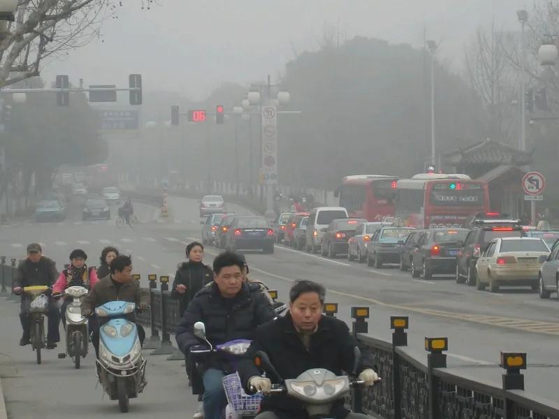 春为首，情如酒，暮然回头，一载又是春开柳。
       情谊久，人依旧 ，一声