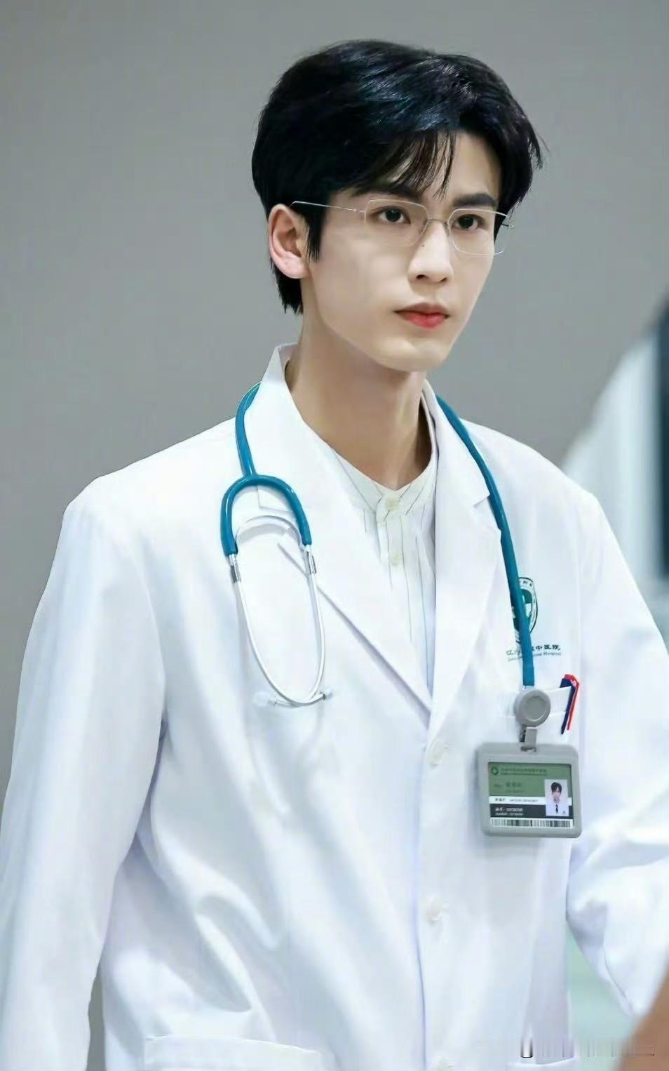 2025戏张力男角色 什么叫戏张力？是爱意蔓延时的暗涌，是四目相对时的火花，一个