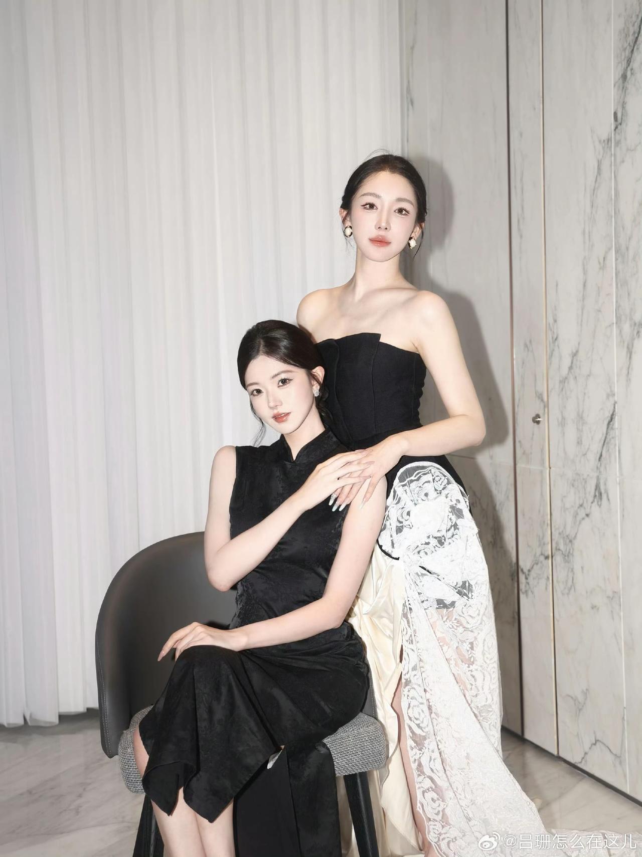 玉人相对坐，红袖添香时。