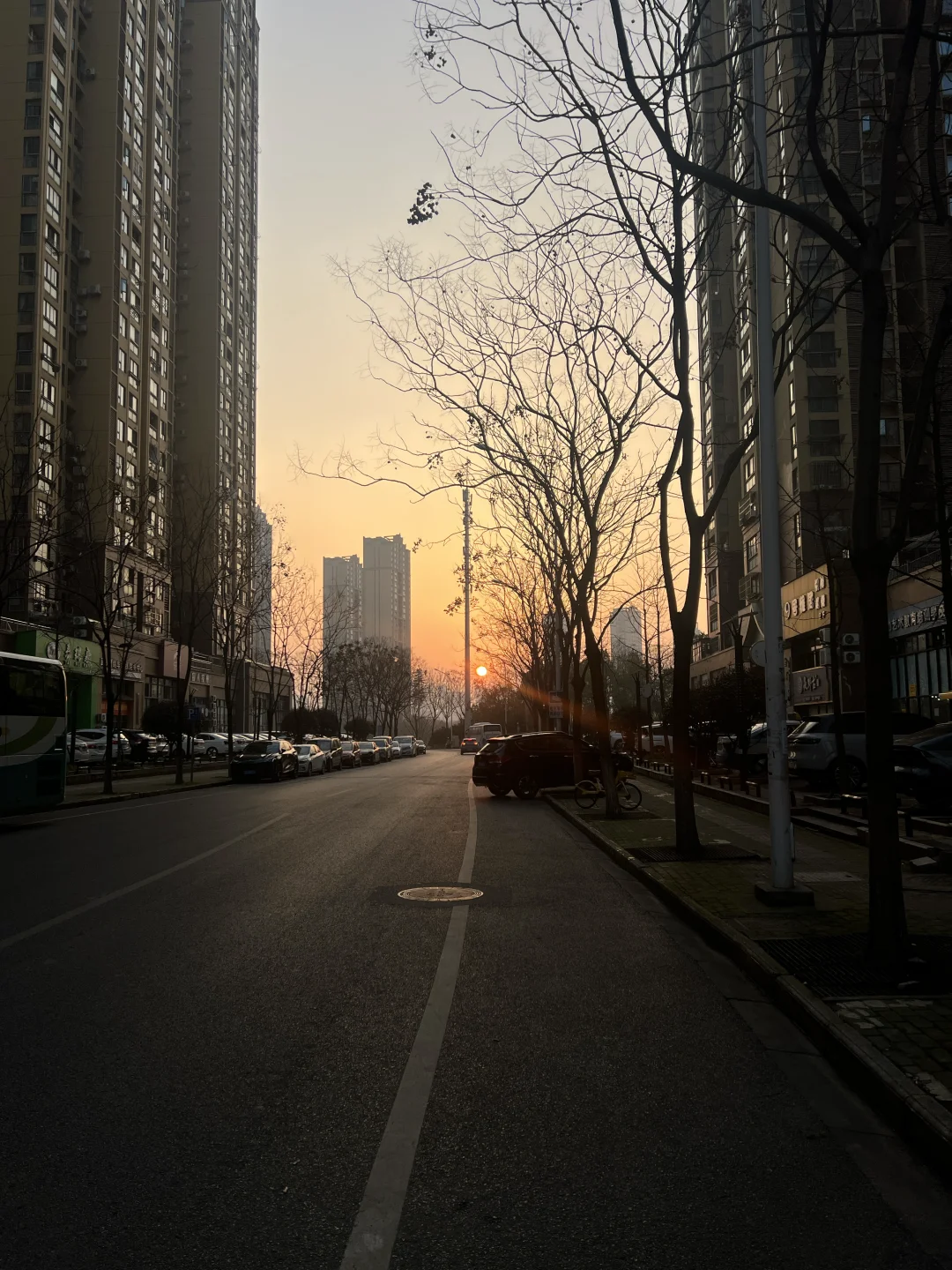 踏着晨光，㚏赴热爱，热爱可抵漫长岁月