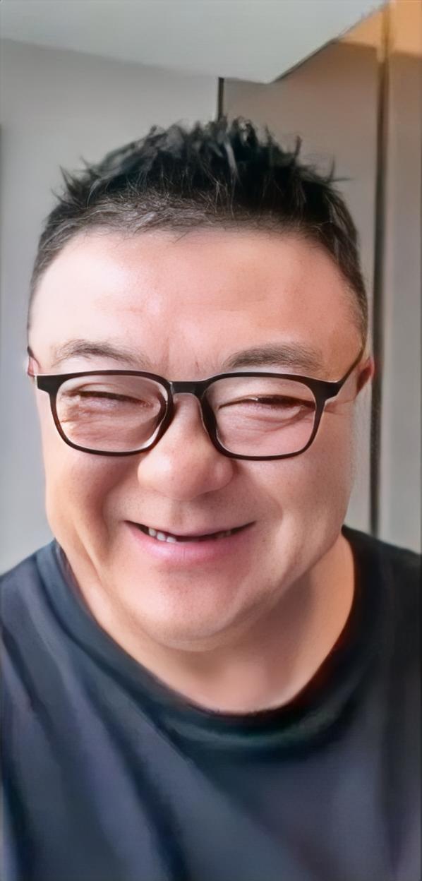 原本想让小将参加就可以了，但主办要求他必须到现场，就是真人秀 。
董路还开玩笑说