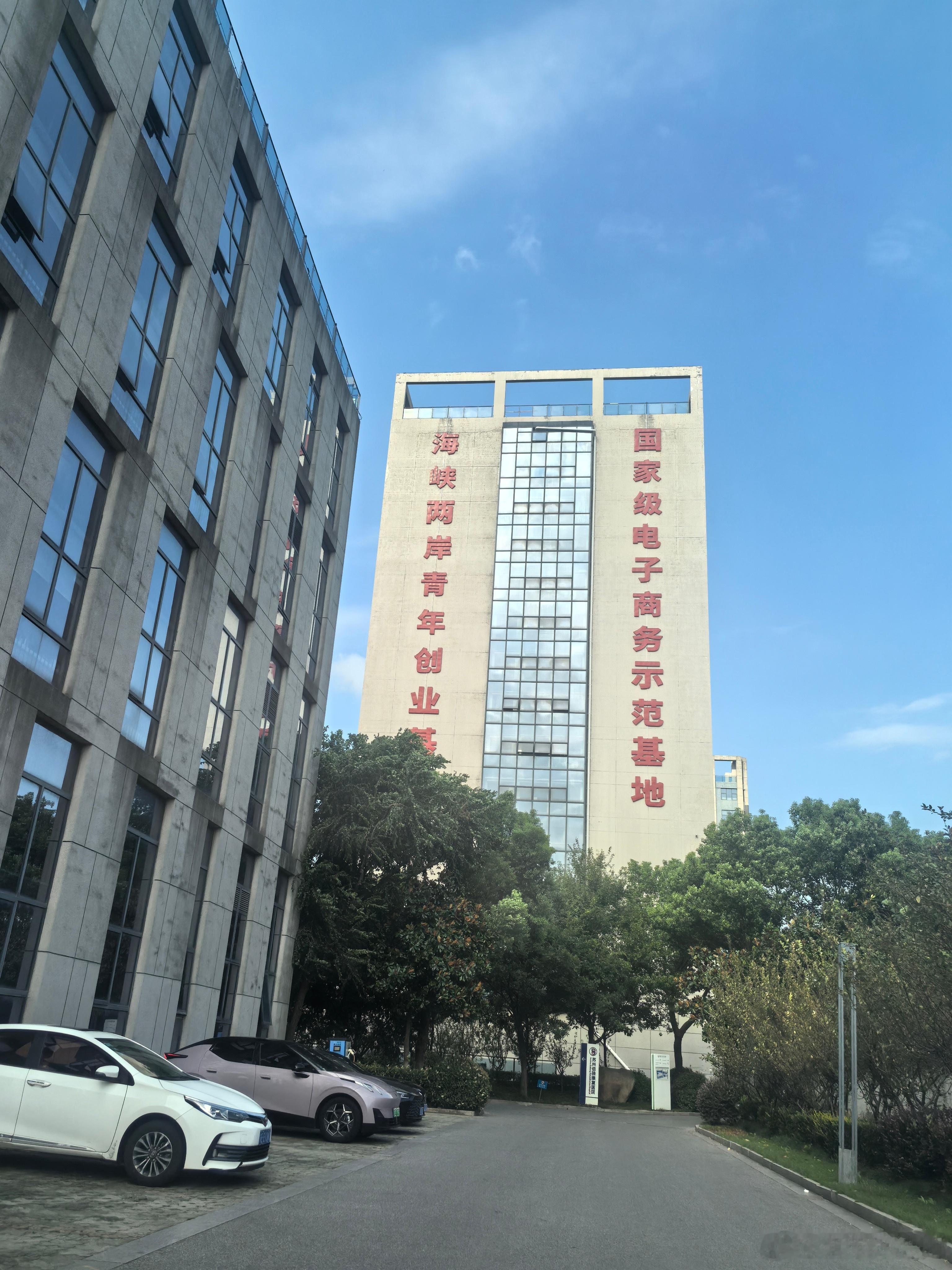 无论在职场上，还是生活中，解决所有问题的最优解，其实都是个人成长。  ​​​