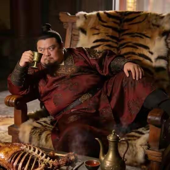 安禄山兵败垂死之际，对儿子哀嚎：我此生最大的错误不是起兵反唐…
 
这句话藏着的