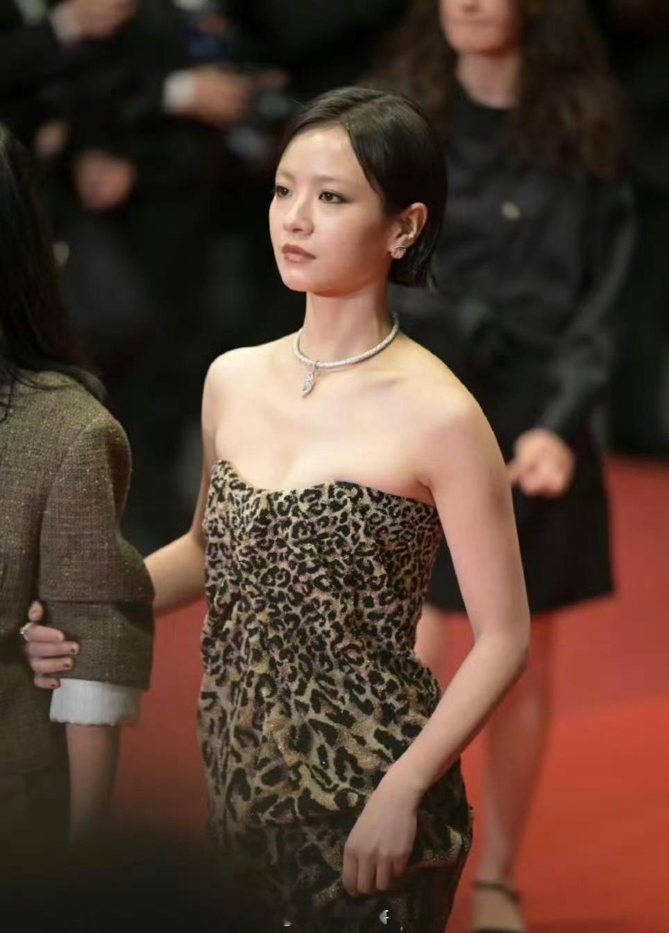 李庚希逐步徐静蕾化了妆容国际化长相实力派实力偶像派 