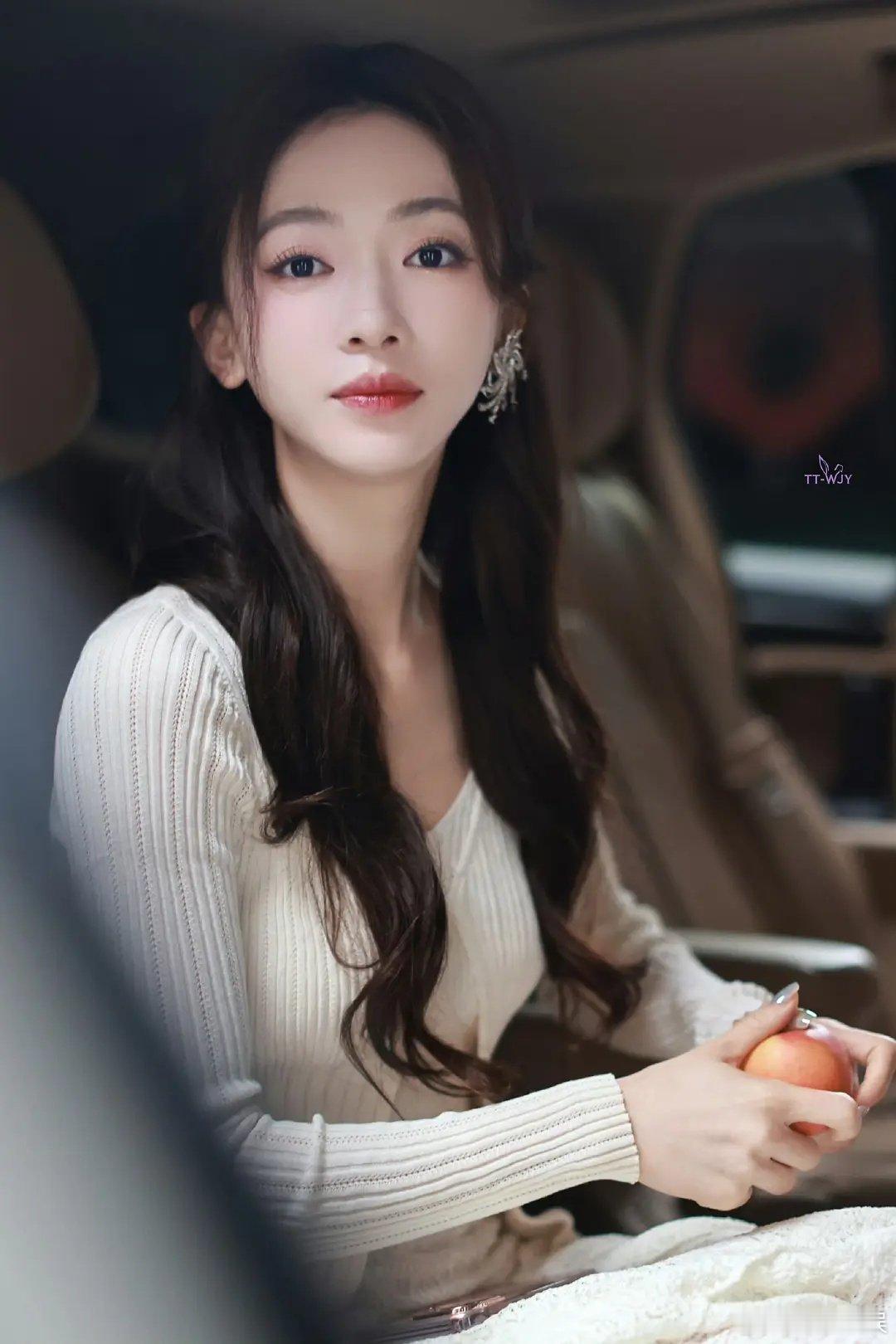 吴谨言这就是所谓的红气养人吗？状态这么好 ​​​