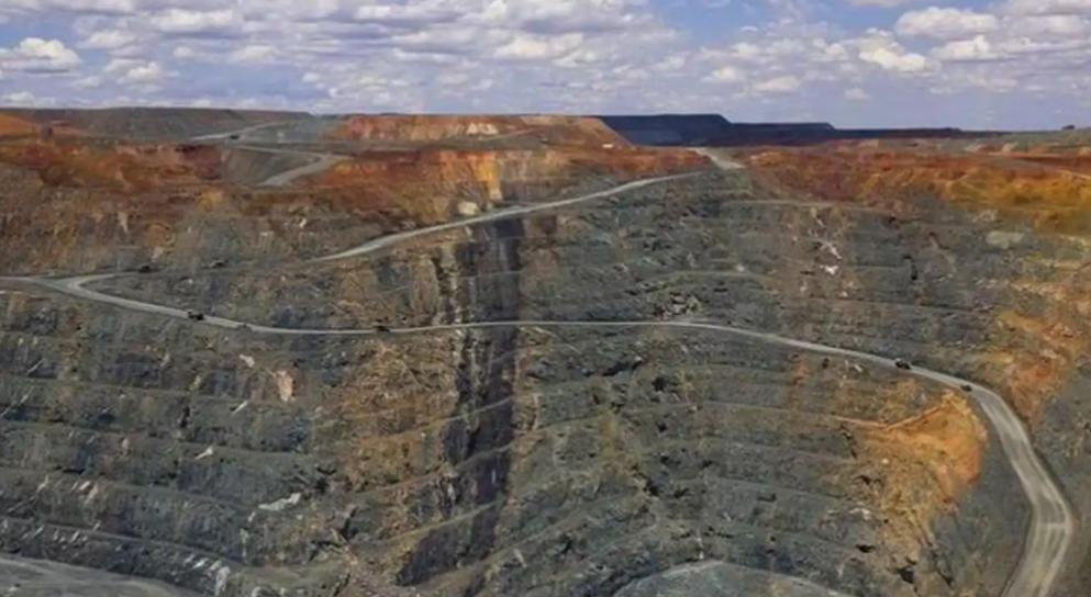 蒙古国那边确实不好过，一个字：难。难在哪？156万平方公里的土地，比法国、德国、