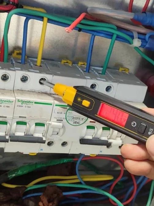 “会修”就能算是一名好电工吗？

许多人觉得，身为维修电工，只要会修理，能把损坏