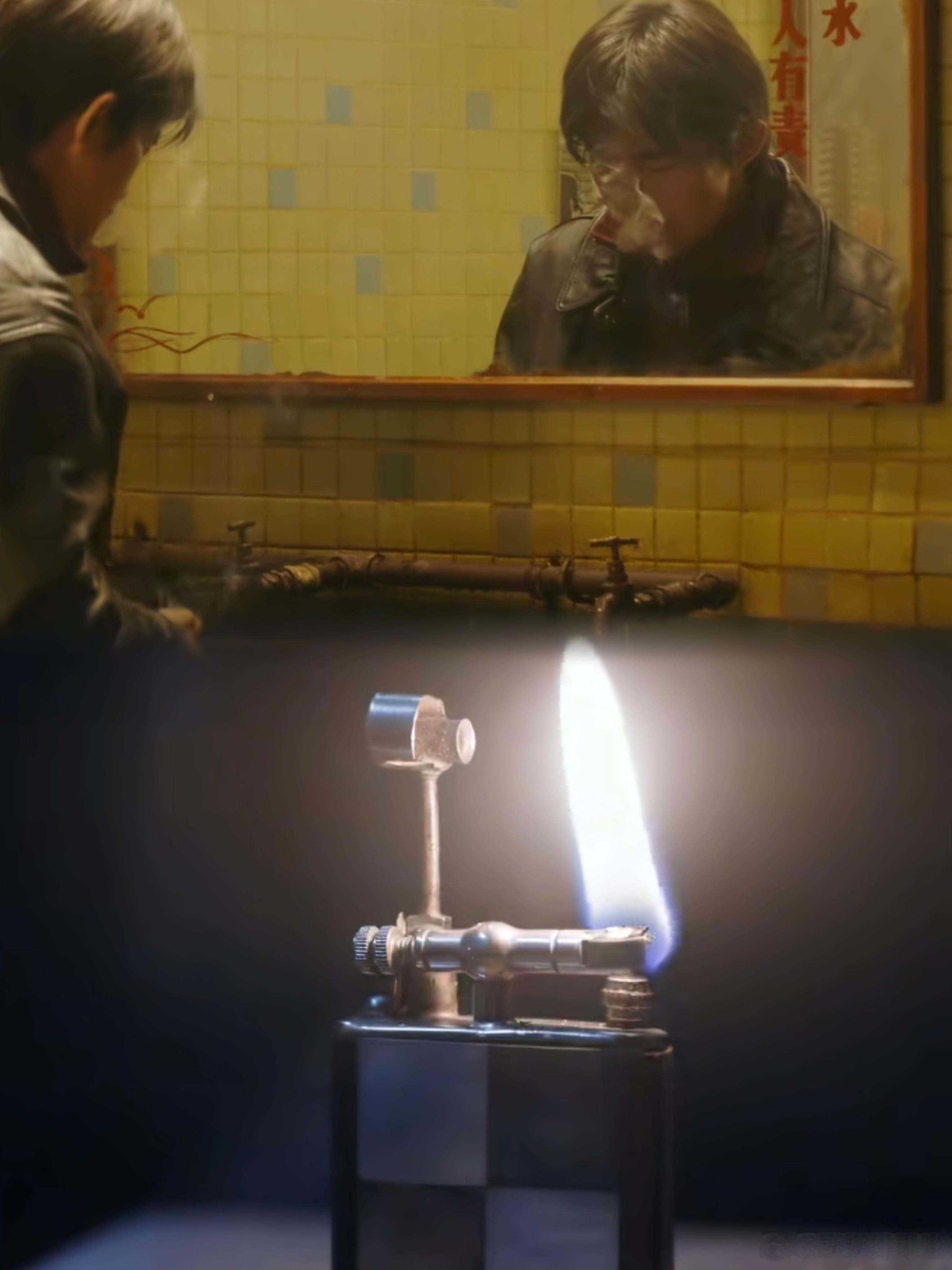 哇塞！《狂野时代》太牛啦！当时看味觉篇章没多想，后来才反应过来，苦妖在浮萍上写字