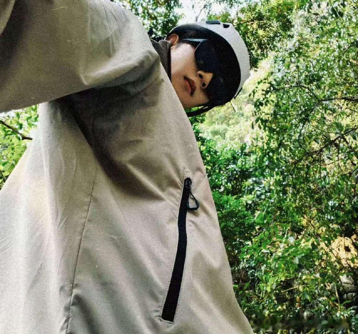 邵兵也来给刘耀文出神图邵兵来给刘耀文出神图了 哇哇哇哇哇 