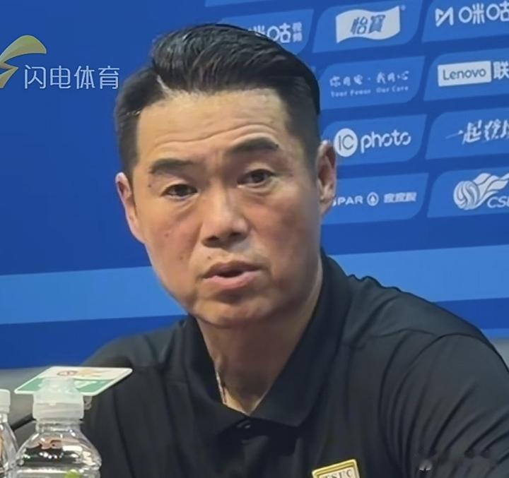 针对泰山队的阵容困境，球队名宿宿茂臻也给出了自己的看法，他在接受采访时谈及了球队