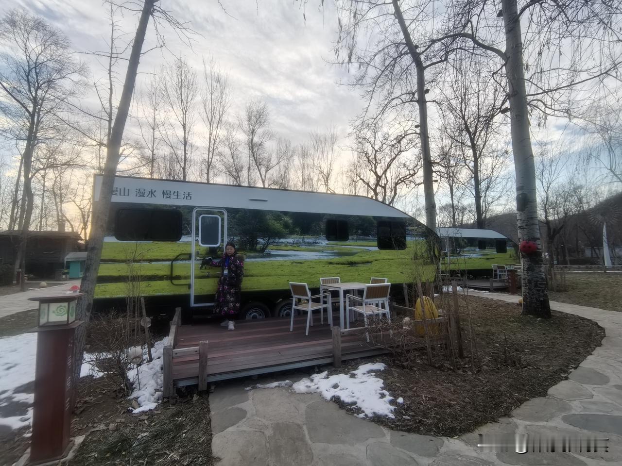 人的一生，注定要经历很多。路上，可能有朗朗的笑声；路上，可能有委屈的泪水；路上，