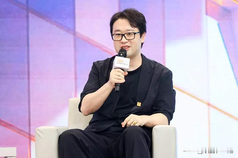 上海国际电影节论坛中，董润年导演说全世界商业片剧作能力下降、枯竭。就拿现在一些商