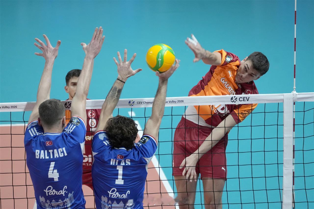 【欧冠男排土耳其德比战：加拉塔萨雷3-1浩克银行】国际排坛战报速递 1月29日，