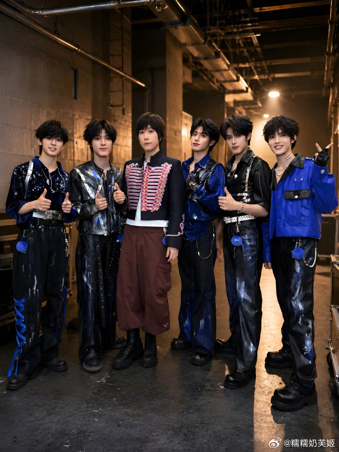 阿信TOP年上vs年下阿信说TOP很帅还很会唱六个大男孩齐聚，阿信TOP合照，年