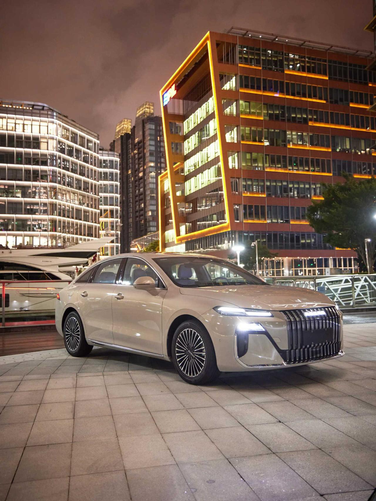 今天刷到神舟22号应急发射成功的新闻，20天完成从准备到升空，这波操作简直像代码