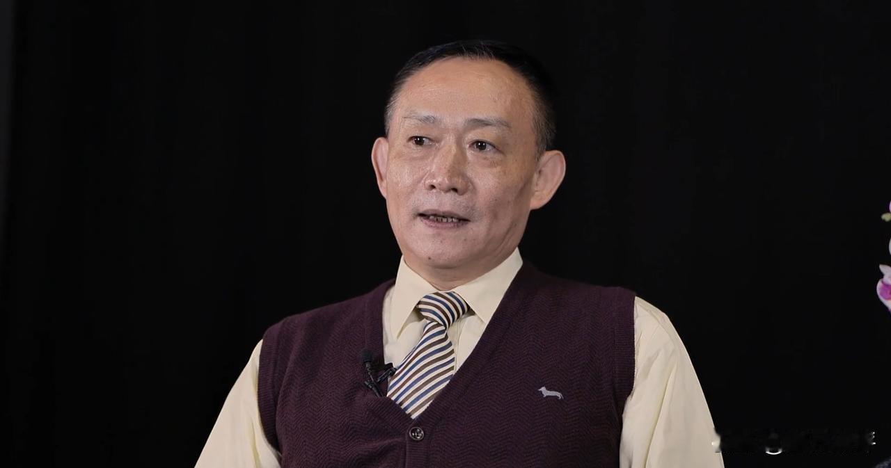 卢麒元先生：人民币一旦与工业用电挂钩，则其发行再不依赖“一揽子外汇”，则其信用不