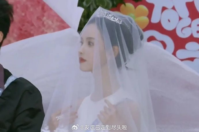 谁懂陈都灵这个头纱 