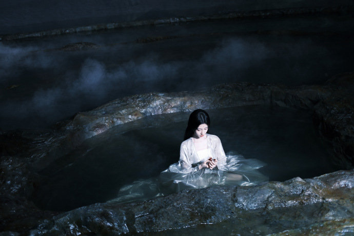 鞠婧祎月光碎 鞠婧祎芜狐洒下的月光碎饵 鞠婧祎月光碎，鞠婧祎芜狐洒下的月光碎饵，