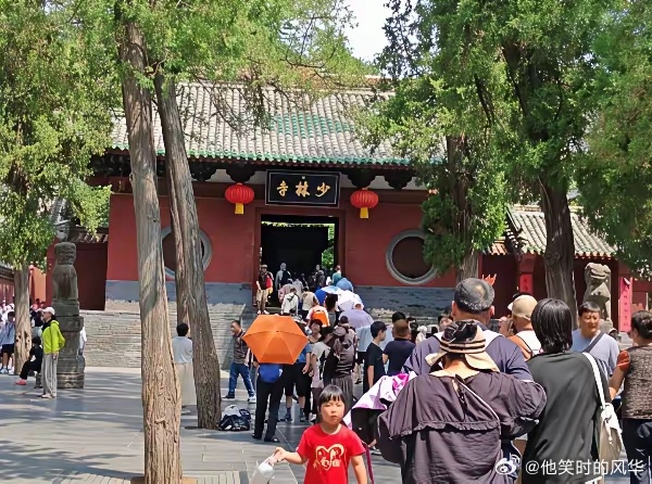 原以为离开释永信，少林寺就不行了。结果发现有没有他，少林寺香火依然旺盛，游客络绎