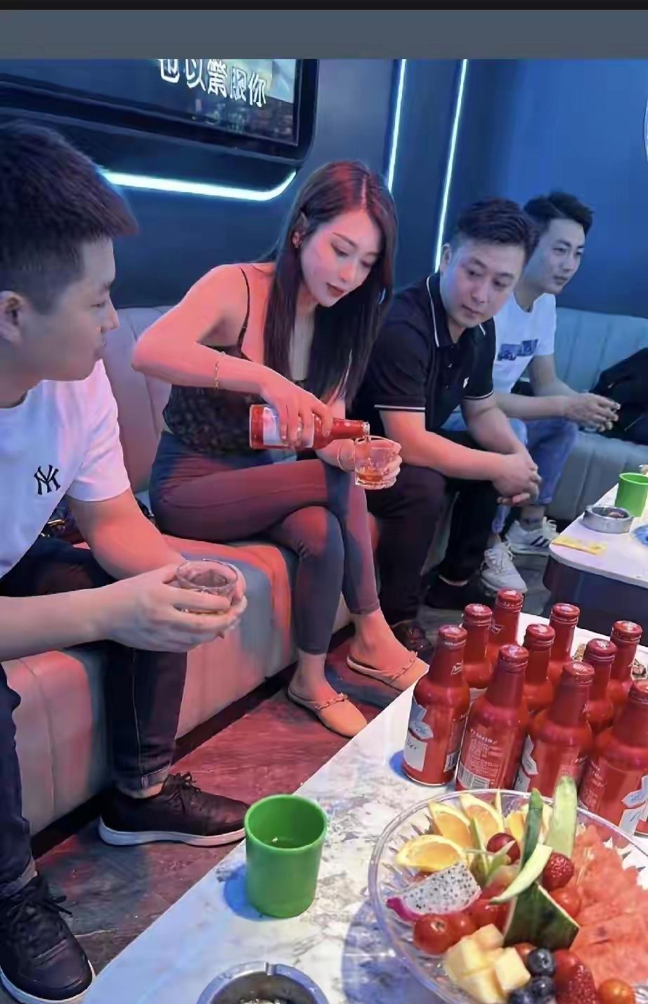 小姐姐威武，点了几个男模！[捂脸][捂脸][捂脸]