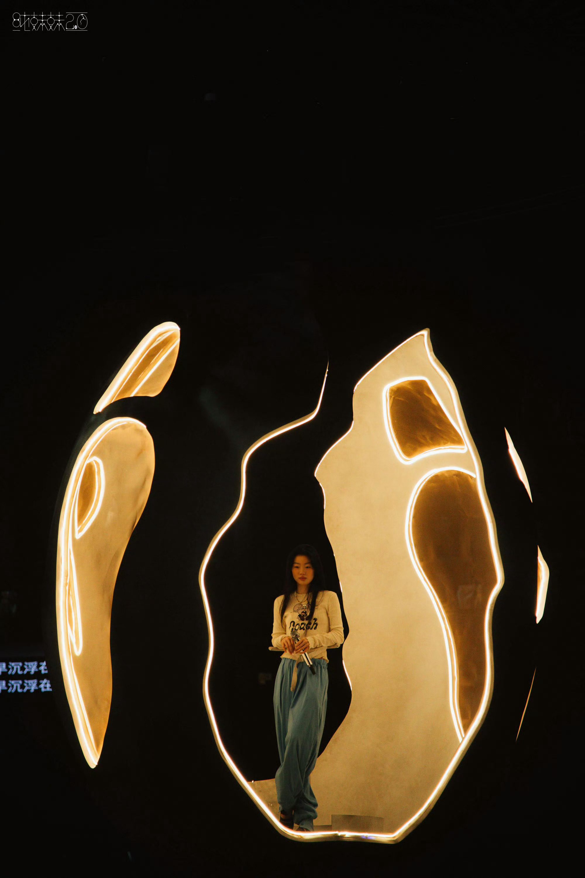狠狠期待住广州场！光是《向日葵朝着夜》粤语版这个限定惊喜，就足以看出依纯对待歌迷