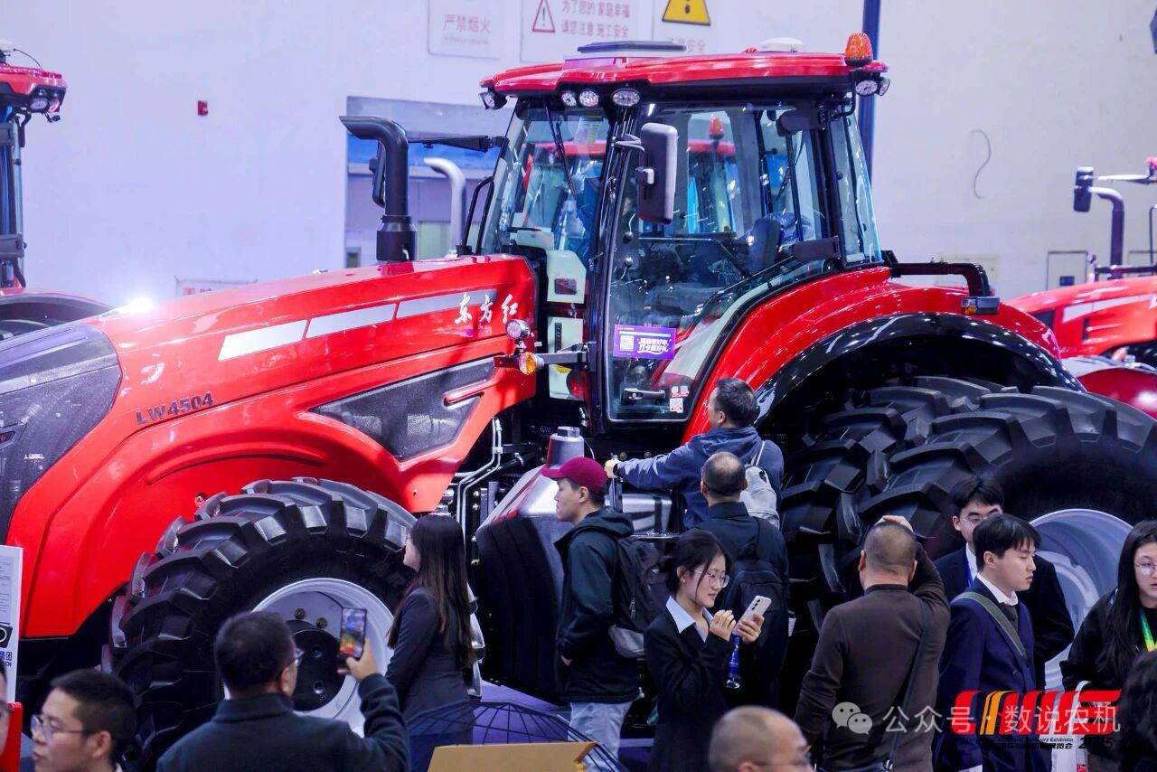 国产超300大马力拖拉机-东方红LW4504拖拉机是中国一拖集十五年无级变速技术