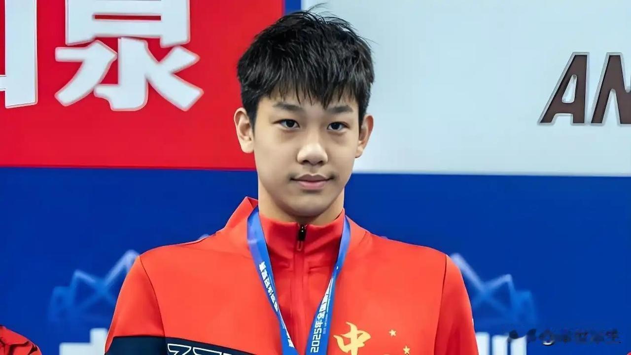 全运泳坛黑马！张展硕800自夺第三金

全运会泳坛再掀风暴！18岁山东小将张展硕