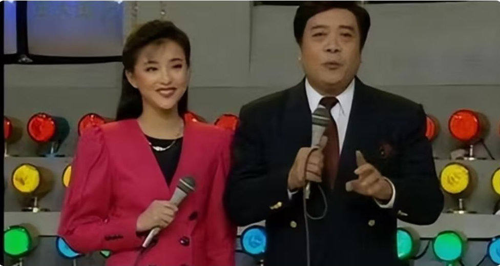 杨澜：巅峰时离开央视，离婚赴美28年后，面对争议她这样回应 