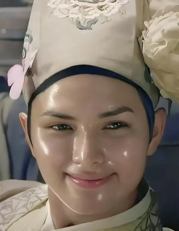 一个人需要学会拒绝那些不属于自己的评价，哪怕它看起来是正面的。就像有人...