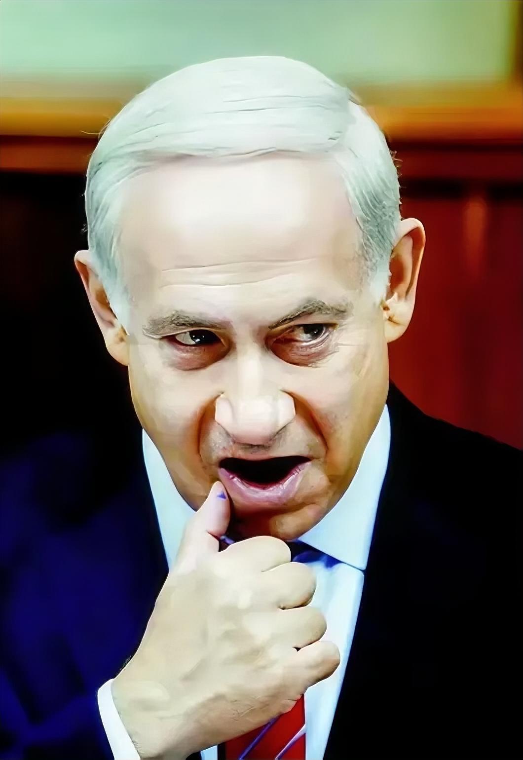 全球有三位无法无天的狂人：一是特朗普，随心所欲、肆意妄为，翻江倒海毫不在乎。二是