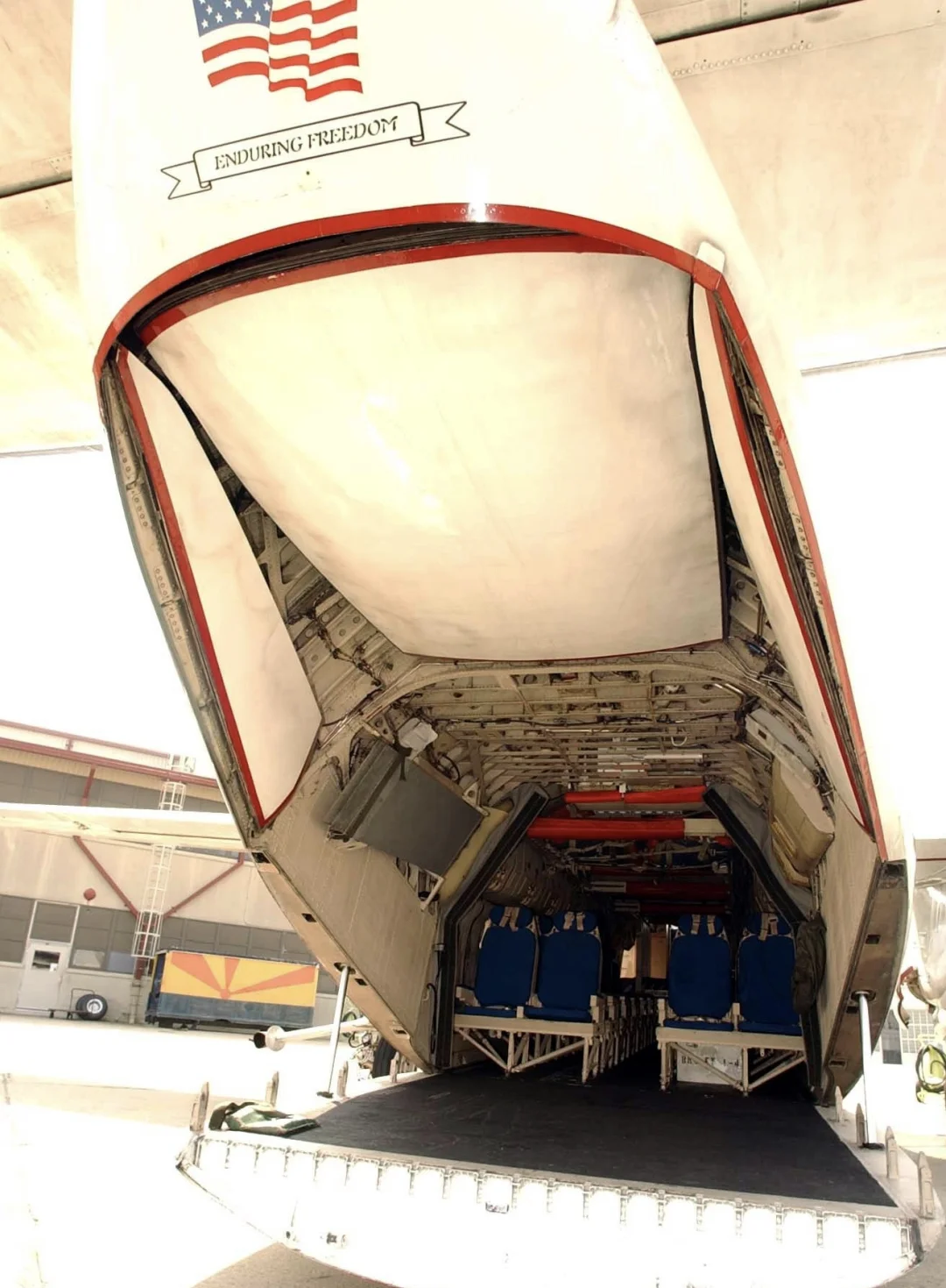 美国海军C2灰狗舰载运输机