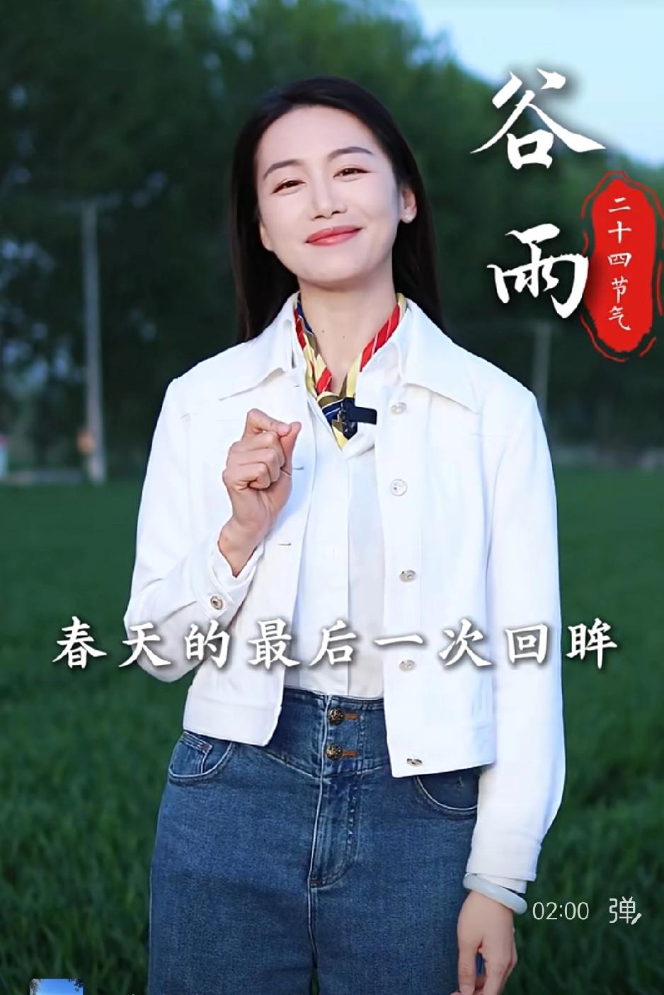 家有梧桐树，自有凤凰来。

梧桐树开花了，花团锦簇，香气扑鼻，浓郁甘甜，深深吸一