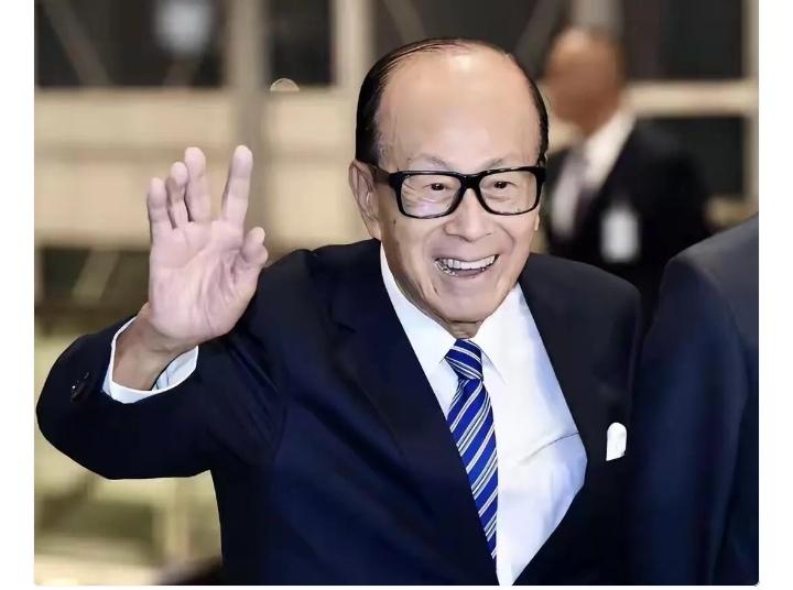 李嘉诚又一次出手了。

李嘉诚出手，屈臣氏要双重上市了！早在2026年上半年，屈