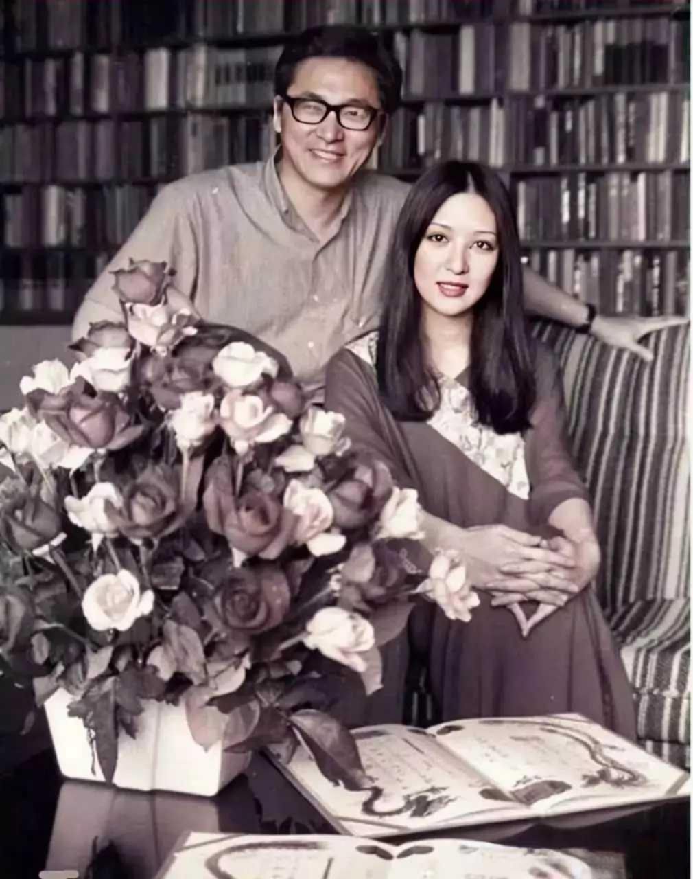 1980年，台湾，“第一才子”李敖和“第一美人”胡因梦的婚后照，郎才女貌看起来十
